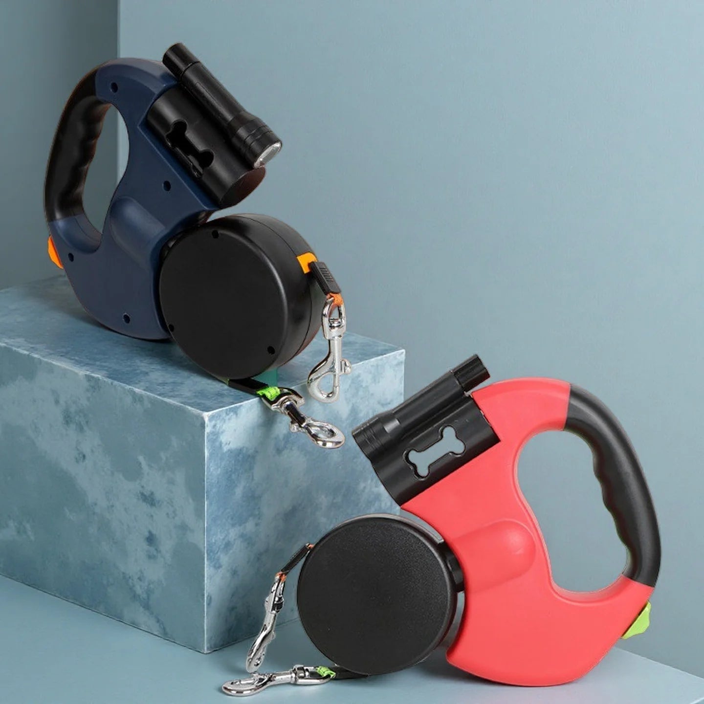 Dual Retractable Dog Leash – LED Light & No-Tangle Design