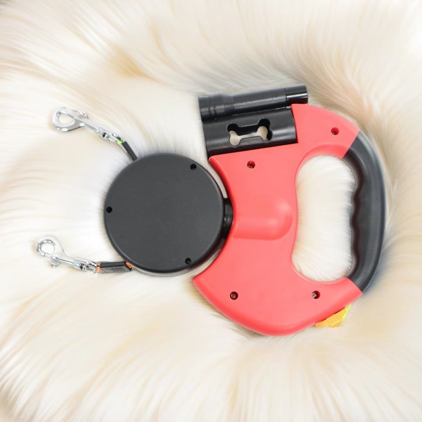 Dual Retractable Dog Leash – LED Light & No-Tangle Design