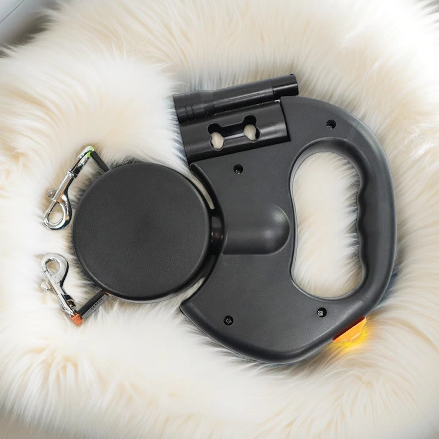 Dual Retractable Dog Leash – LED Light & No-Tangle Design